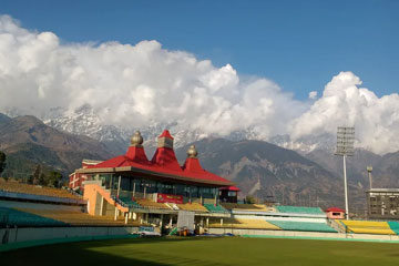 Amritsar to Dharamshala-Mcleodganj Taxi